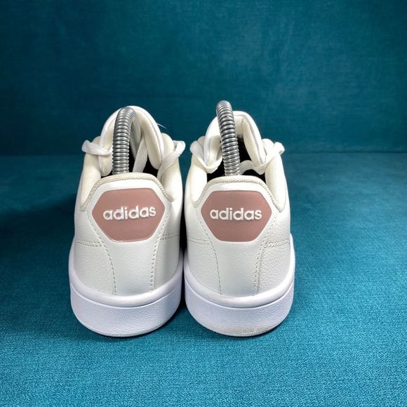 ❌SOLD❌Size 7.5 - Women’s Adidas Cloudfoam classic white Sneakers - Picture 2 of 9
